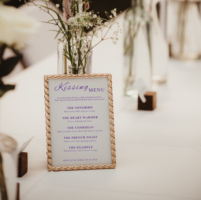 Kissing Menu Table Sign