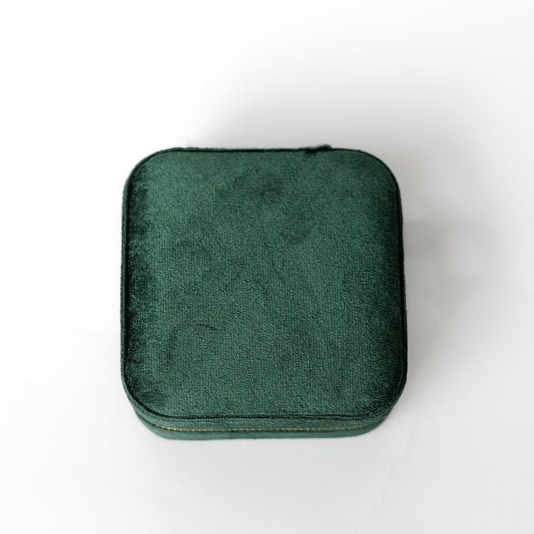 The outside of an emerald jewelry case.